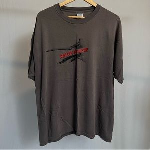 gray race place tee